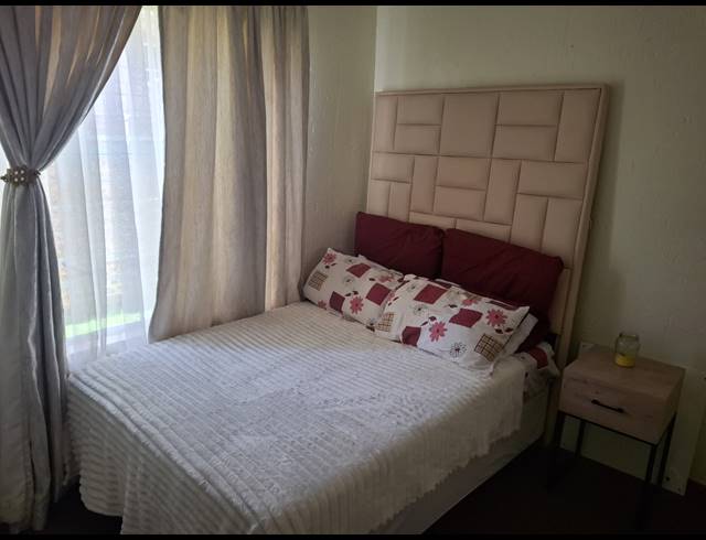 4 BEDROOM FREEHOLD FOR SALE IN RAVENSWOOD